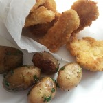 Cartofi şi „nuggets” de pui – meniu clasic, cu câteva diferenţe
